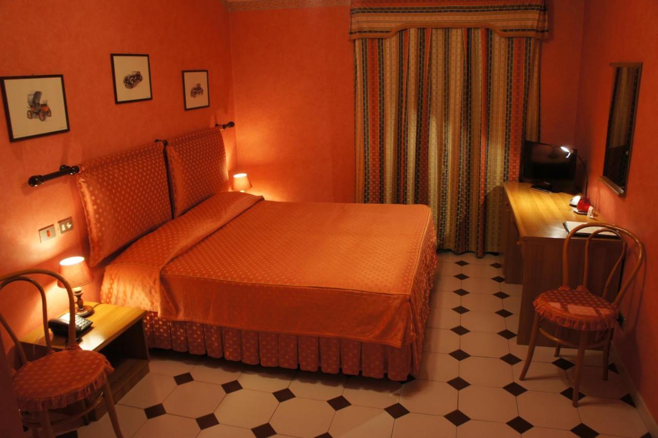 Park Hotel Villa Salzea Trofarello Екстериор снимка